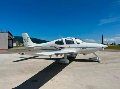 Avião Cirrus SR22 – Ano 2005 – 2.100 Horas Totais